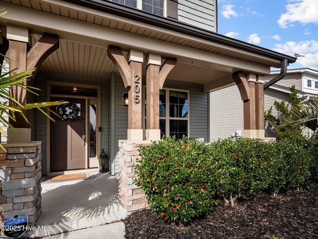 Building Photo - 205 Willow Ridge Dr
