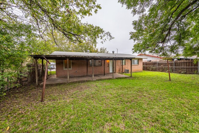 Building Photo - 1816 E Tucker Blvd