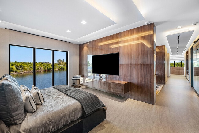 Building Photo - 2934 NE 8th Ave