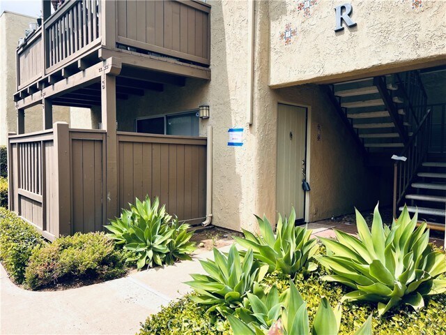 Building Photo - 1345 Cabrillo Park Dr