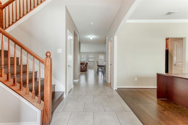 Building Photo - 720 Hardwood Dr