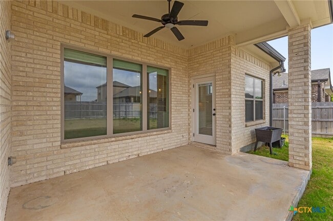 Building Photo - 712 Eagle Pass Dr