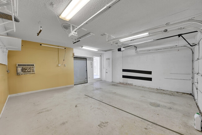 Building Photo - 6565 Las Flores Dr