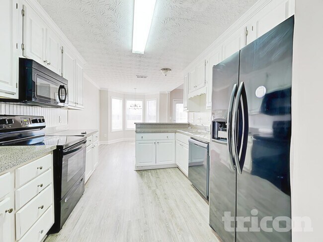 Building Photo - 25 Bermuda Cir