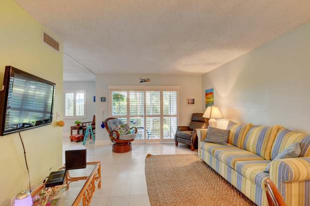 Building Photo - 207 Tropic Isle Dr
