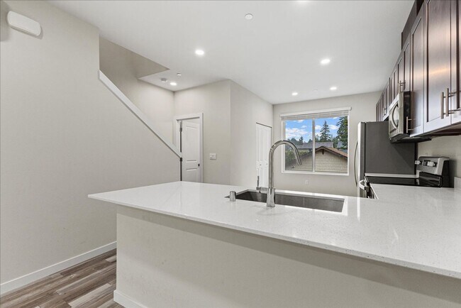 Building Photo - New Construction 2-Bed Townhome Near Boein...