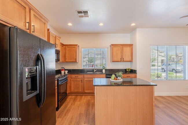 Building Photo - 26638 N Babbling Brook Dr