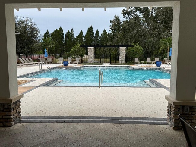 Building Photo - Beautifully maintained 3-bedroom, 2.5-bath townhome