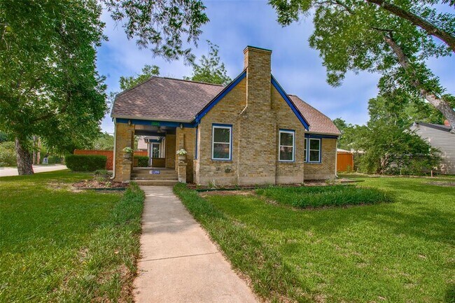 Building Photo - 1200 Mountain Lake Rd