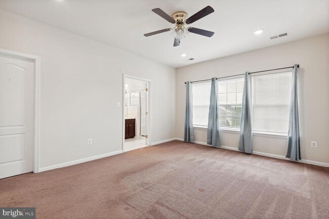 Building Photo - 24707 Kings Canyon Square