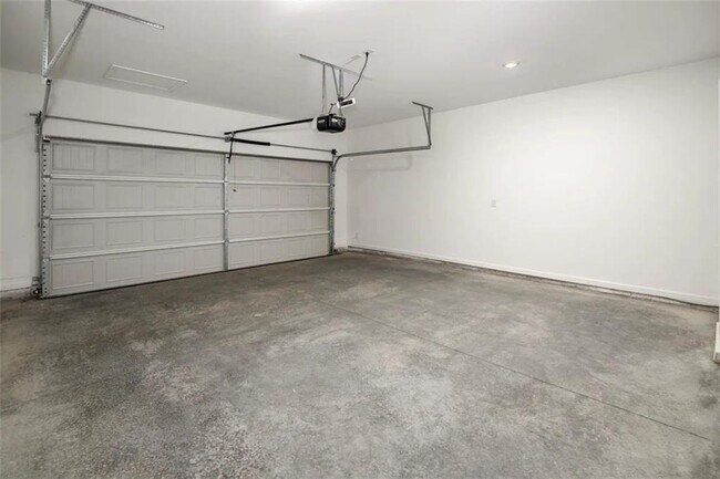 Building Photo - 2237 Braystone Ln