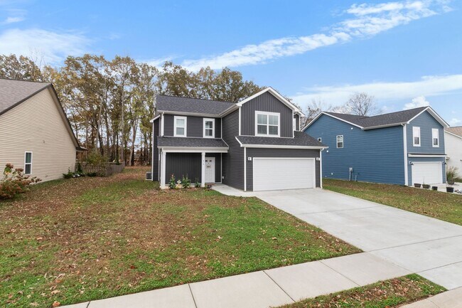 Building Photo - Pet Friendly Three Bedroom!