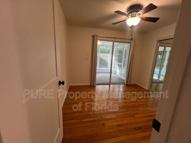 Building Photo - 1222 SE 3rd St