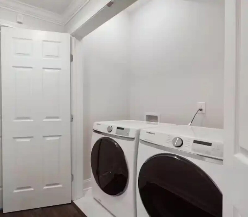 Building Photo - 9311 Belfast St