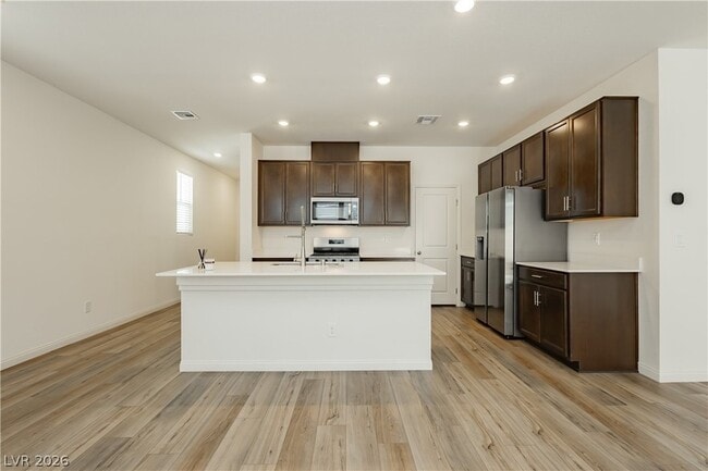 Building Photo - 9108 Vesey Ave