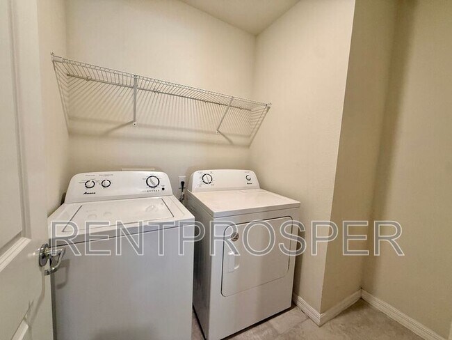 Building Photo - 5203 Northern Flicker Dr