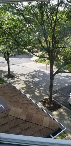 Building Photo - 8 Slocum St