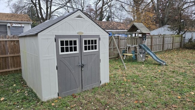 Building Photo - 2009 Frisse Ave