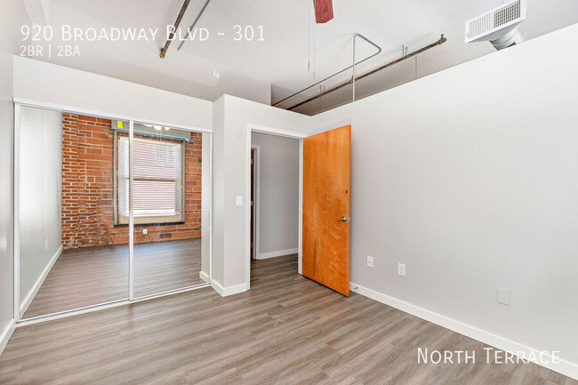 Building Photo - Stylish, Renovated 2BR Loft Apartment in D...