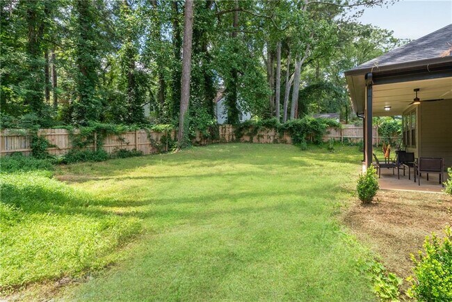 Building Photo - 2424 Connally Dr