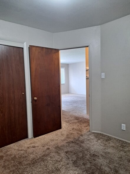 Building Photo - 1628 Hollywood Dr