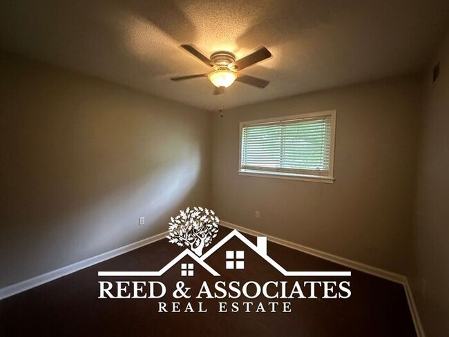 Building Photo - Charming Raleigh Home