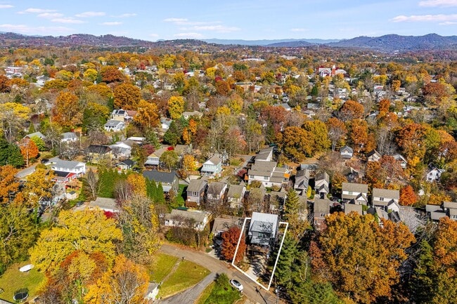 Building Photo - Cozy & Fully-Furnished West Asheville 2-Be...