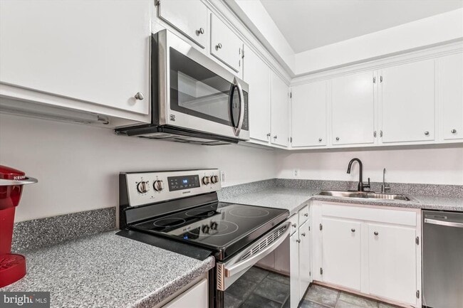 Building Photo - 4640 36th St S