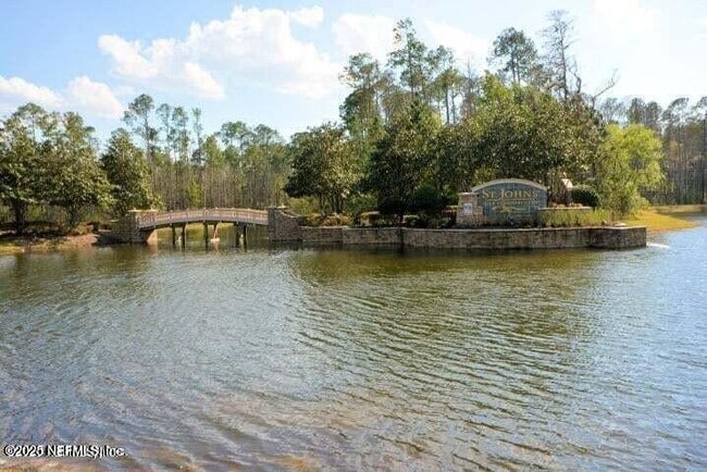 Building Photo - 1761 Highland View Dr