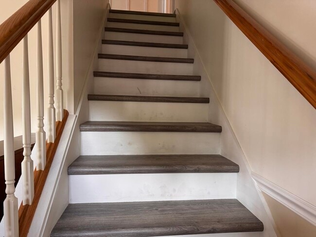 Building Photo - 26 Fowler St