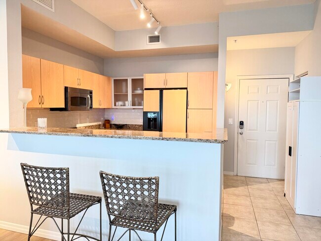 Building Photo - 804 E Windward Way