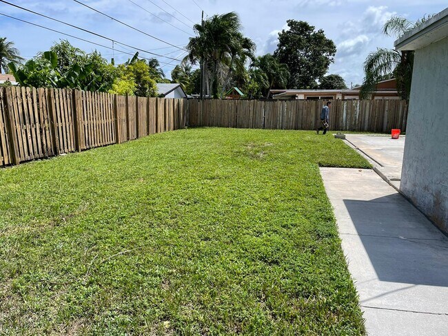 Primary Photo - 1730 SW 64th Terrace