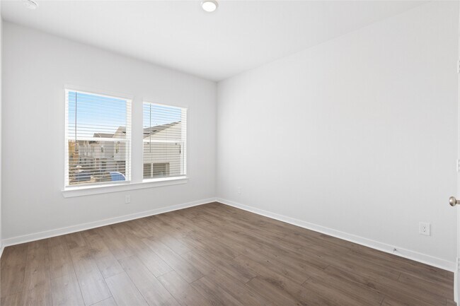 Building Photo - 3039 Dovedale St