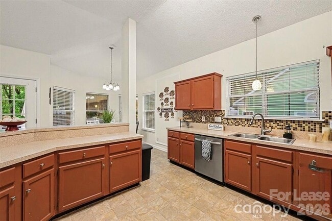 Building Photo - 13505 Gatestone Ln