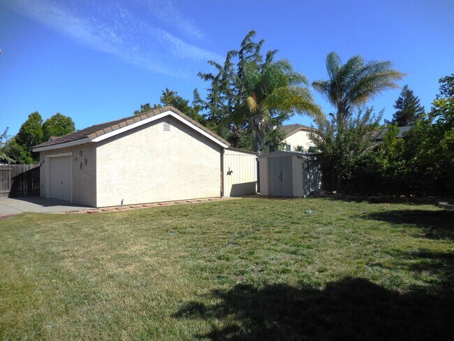 Building Photo - 1079 Stillspring Dr