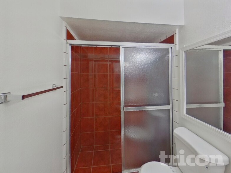 Building Photo - 4055 W Desert Cove Ave