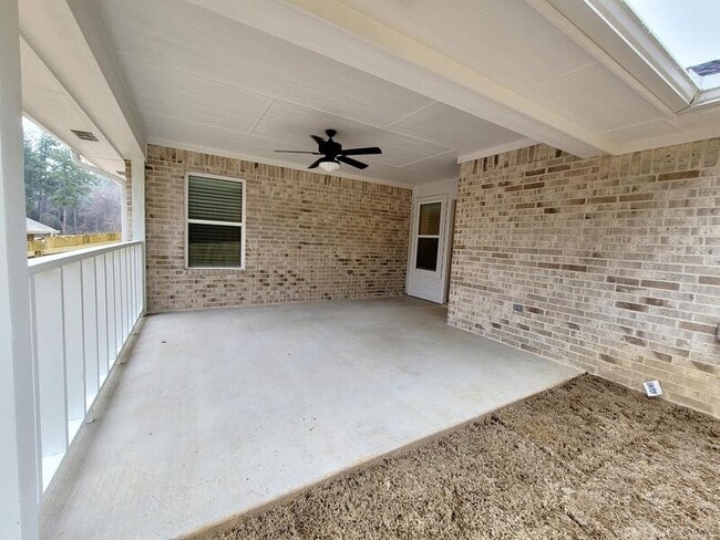 Building Photo - 19866 Meadow W Ln