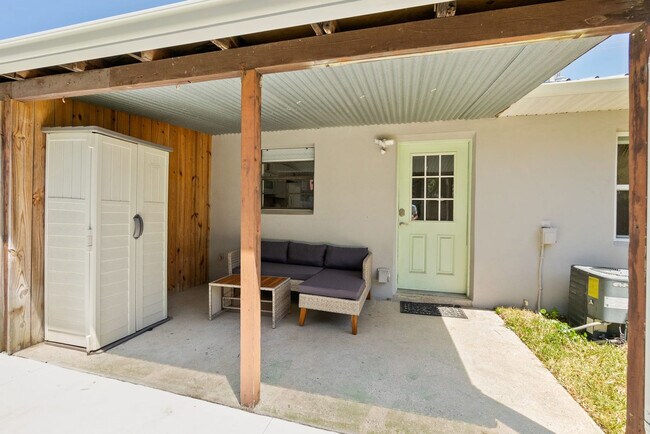 Building Photo - 107b A St