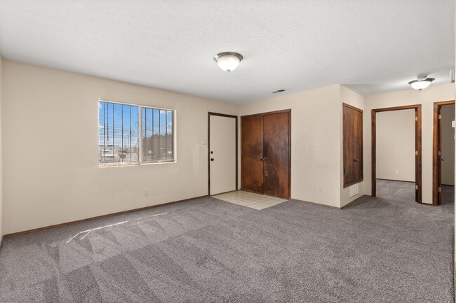 Building Photo - 5909 Berquist Pl NW