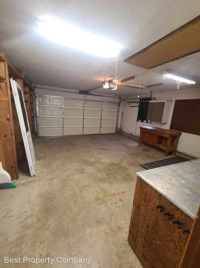 Building Photo - 4 br, 2 bath House - 237 Stadium Drive South