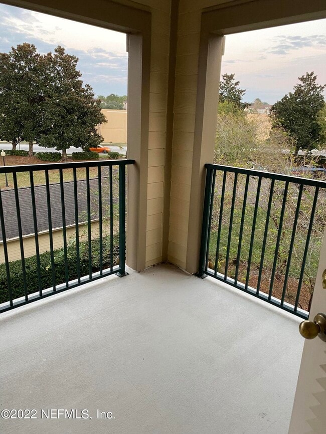 Building Photo - 7800 Point Meadows Dr