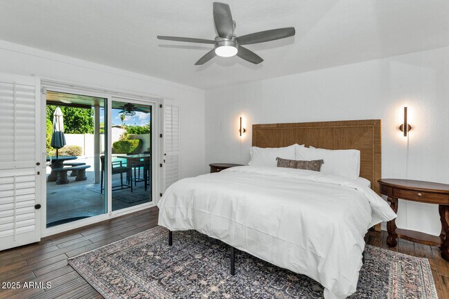 Building Photo - 3234 E Larkspur Dr