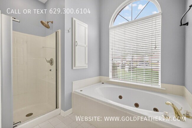 Building Photo - 3940 Waterford Way