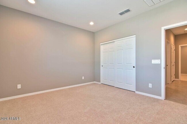 Building Photo - 6303 S 24th Pl