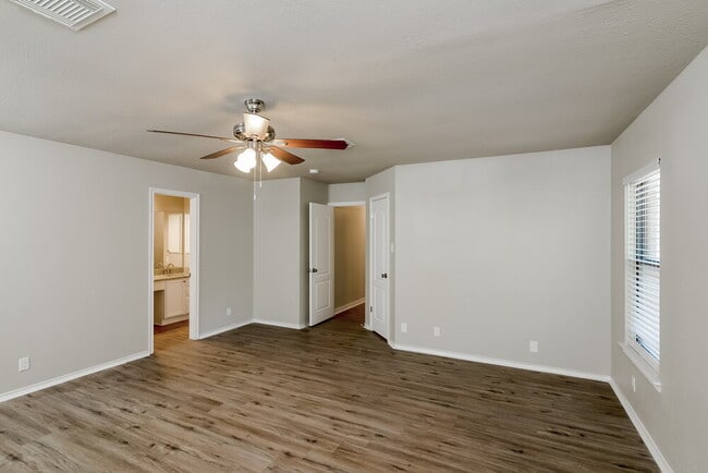 Building Photo - 9634 Turquoise Creek