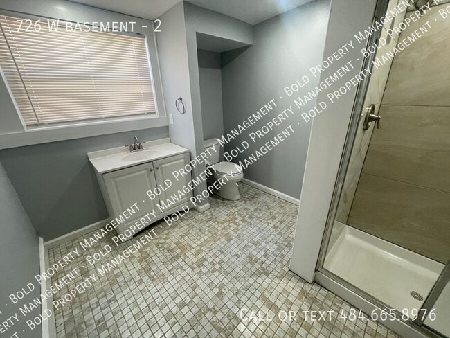 Building Photo - 726 W basement-2