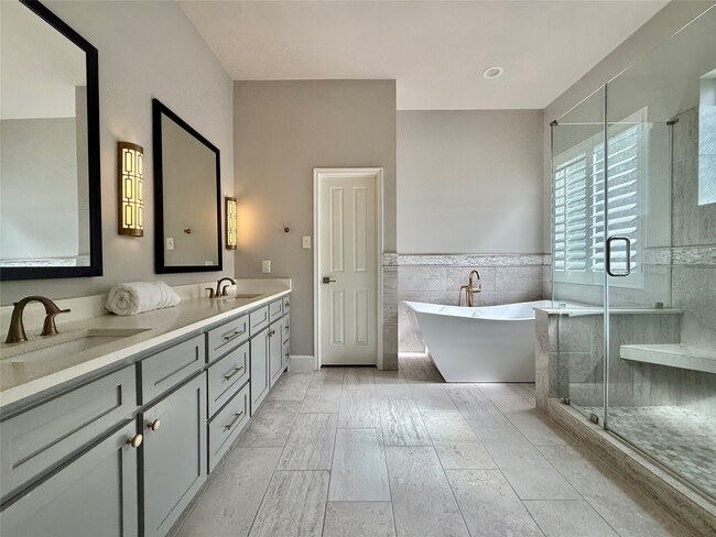 Building Photo - 251 N Maple Glade Cir