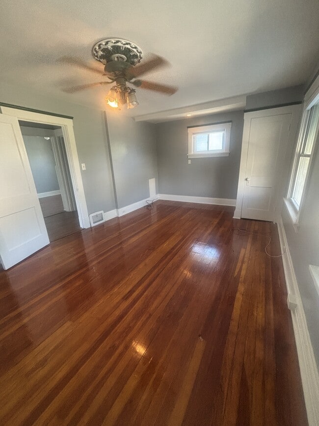 Building Photo - 3372 W 90th St