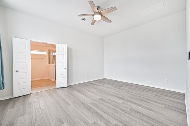 Building Photo - 7019 Terra Dr