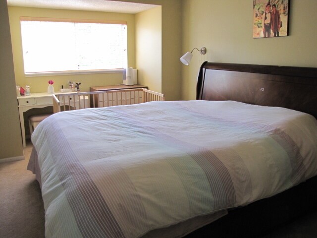 Building Photo - 2BR/1.5BA Townhouse *Near Parkers Lake!* - Plymouth- Available Sept 1!